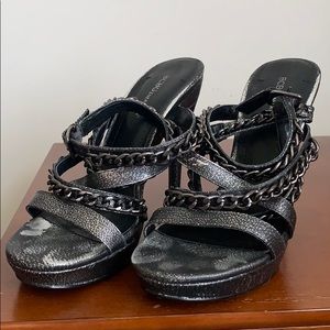 WOMANS HEELS SIZE 9 1/2